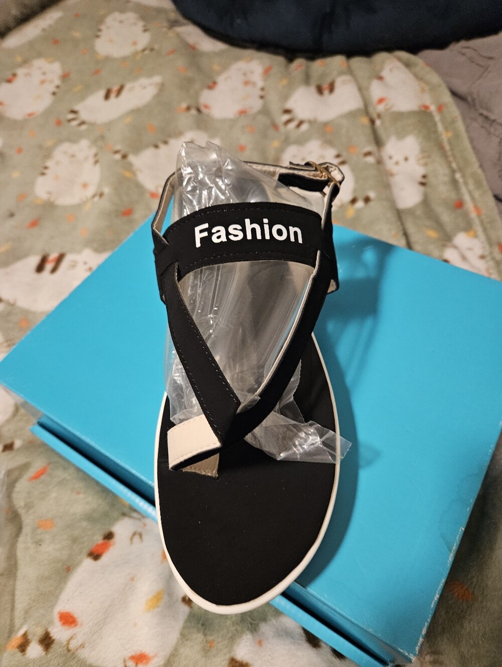 BRAND NEW ** Black and Cream Women's Thong Sandals